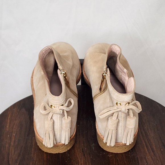 Kate Spade Tan Bellville Too Tassel Bow Suede Booties Size 8 - Picture 2 of 13